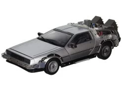 Diamond Select Back To The Future II - 1/15th Scale Time Machine DeLorean